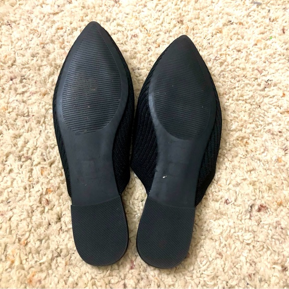 Pointed Toe Textured Slides - Picture 4 of 4